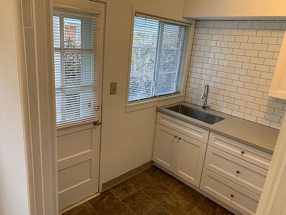 5th image of 3904-4014 SE Cesar E Chavez Blvd #3904-12