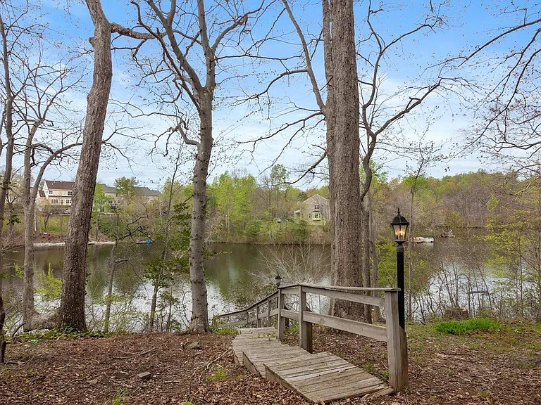4840 Keswick Ct — Photo 10