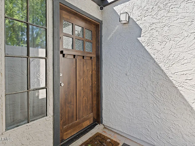 2129 W Rose Garden Ln — Photo 3