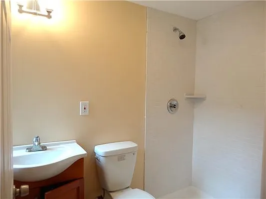 Rented by R New York | media 16