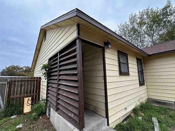 5th image of 4405 S Cornelia Cir