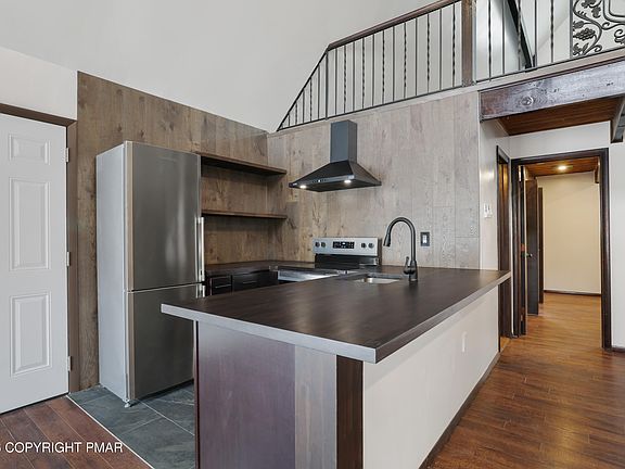 4th image of 1095 Deer Run E