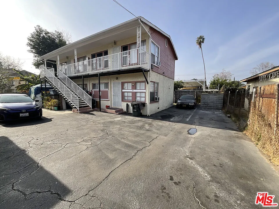 1 bed, 1.0 bath, 825 sqft, $1,800 — Photo 3
