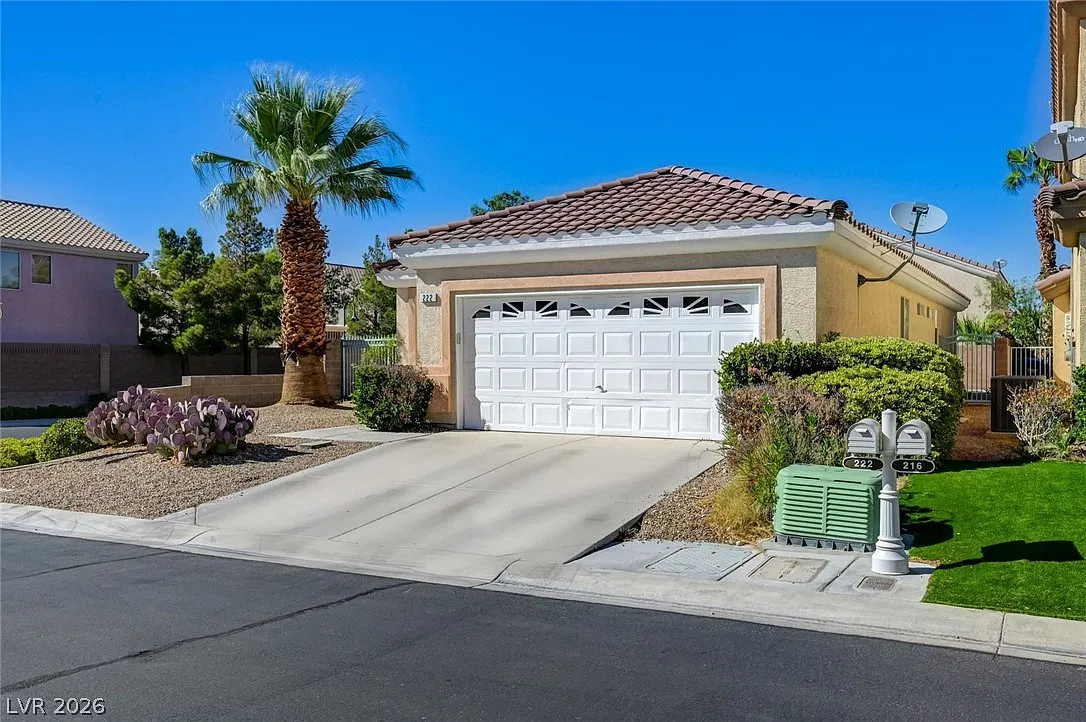 2 bed, 2.0 bath, 1266 sqft, $2,100 — Photo 1