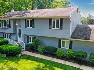 1391 White Oak Bottom Rd, Toms River, NJ 08755