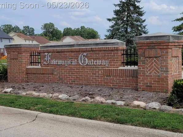 6145 Crystal Lake Dr, Romulus, MI 48174