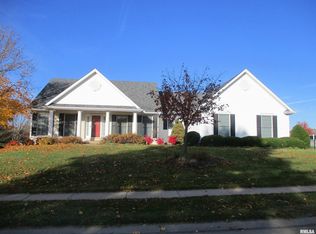 4897 White Post Rd, Bettendorf, IA 52722