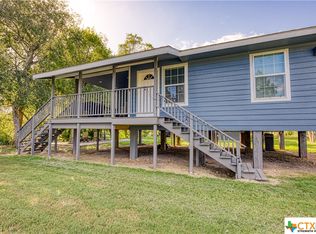 286 River Oaks Rd, Cuero, TX 77954