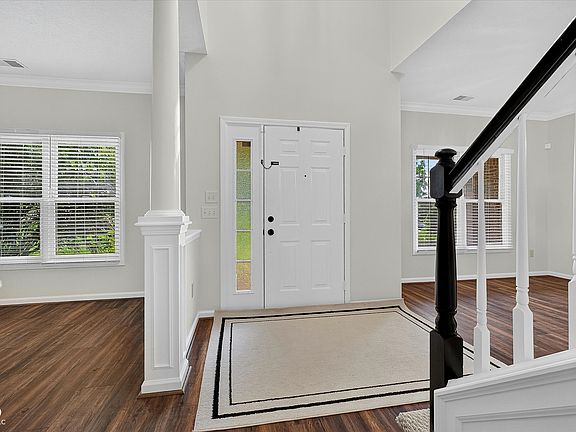 3rd image of 10059 Kingston Ct