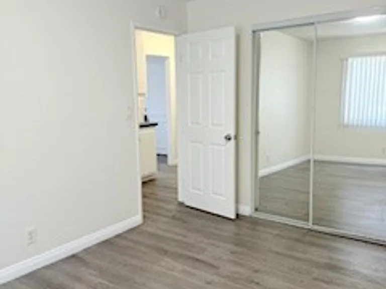 11431 Cedar Avenue — Photo 4