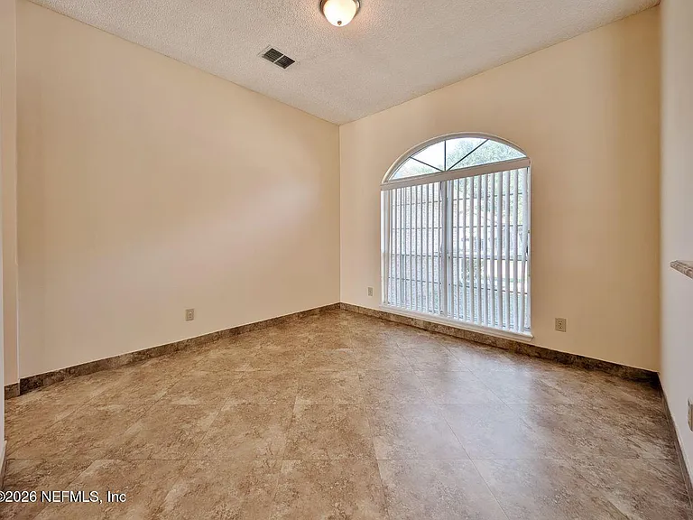 2413 Cedar Trace Dr W — Photo 8