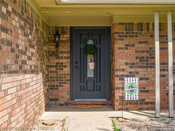 4th image of 9225 Bryn Mawr Cir