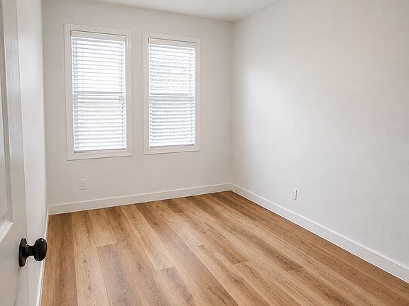 3rd image of 1040 Bergen St #B