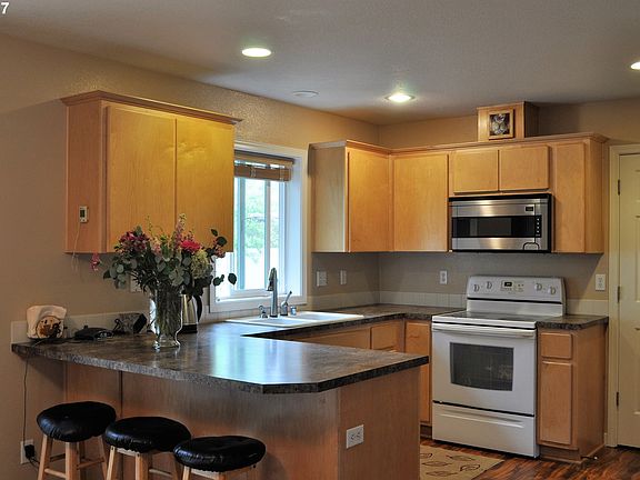 2nd image of 5508 NE 94th Cir