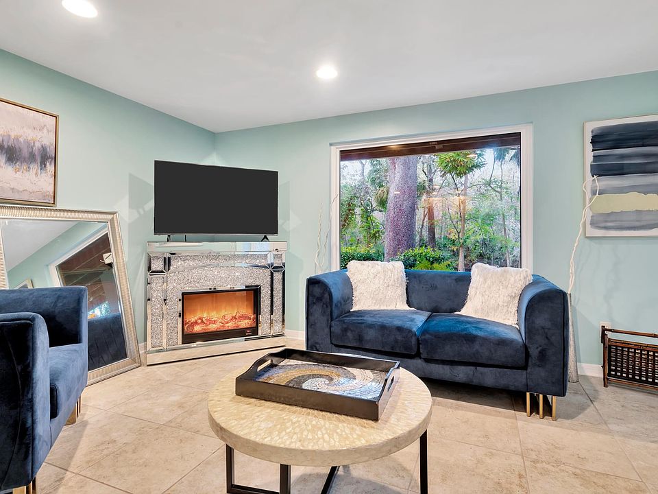 1st image of 8416 Poinsettia Dr
