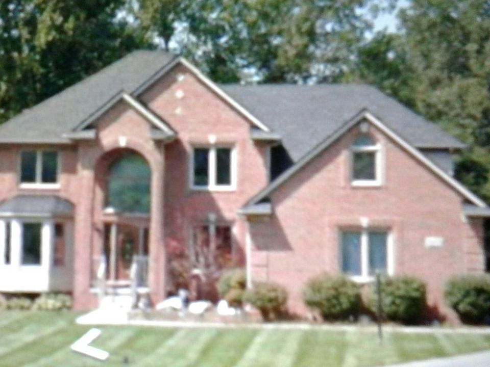2nd image of 24669 Lafayette Cir