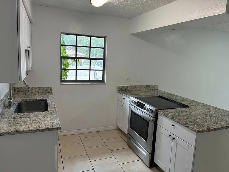733 Pineville Ln — Photo 5