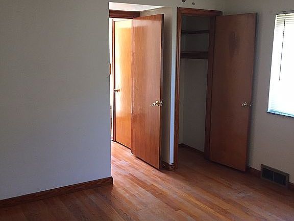 5th image of 6405 Lindenwood Ave