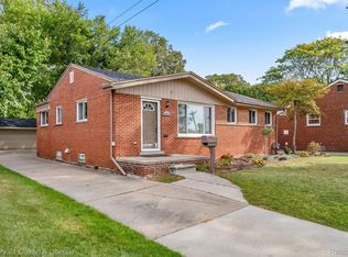 18028 Snow Ave, Dearborn, MI 48124