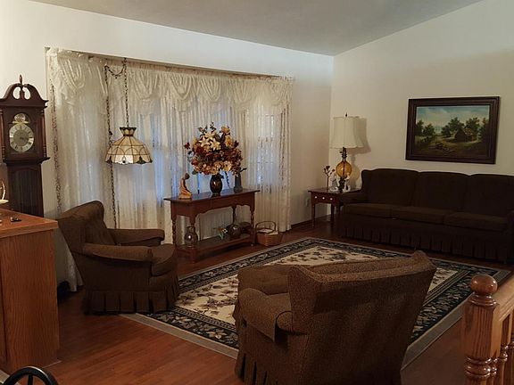 3rd image of 4220 Yorkshire Ct