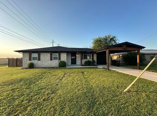 200 Meadow Dr, Marion, TX 78124