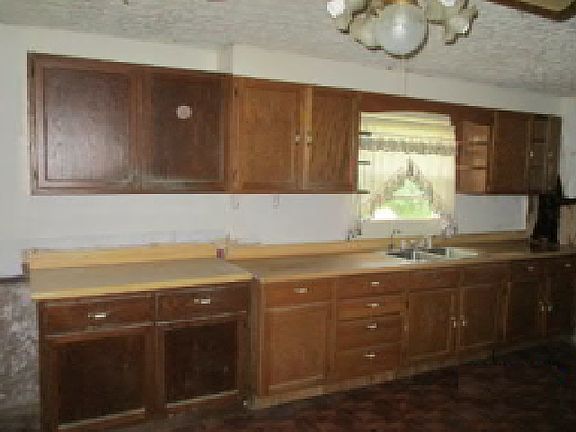 3rd image of 1101 Parker Ave