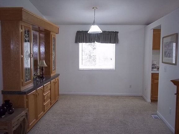 4th image of 260 NW Golden Hills Dr Spc 29