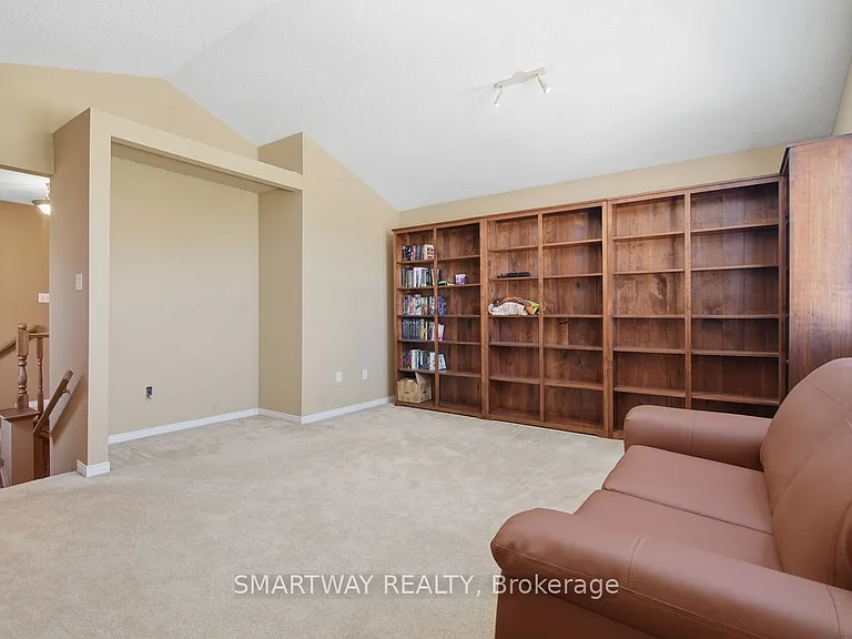 646 Ridgeview Dr — Photo 34