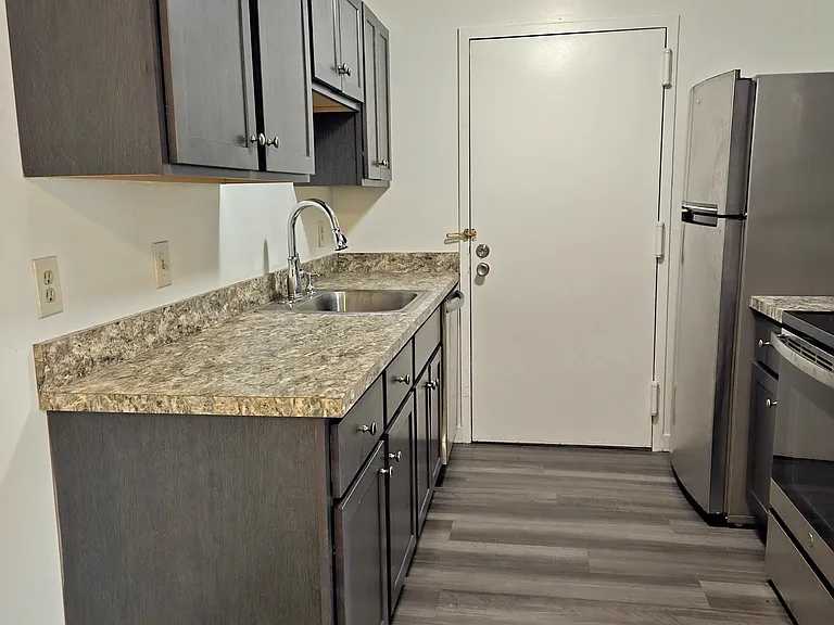 4 Village Rock Ln #4 — Photo 8