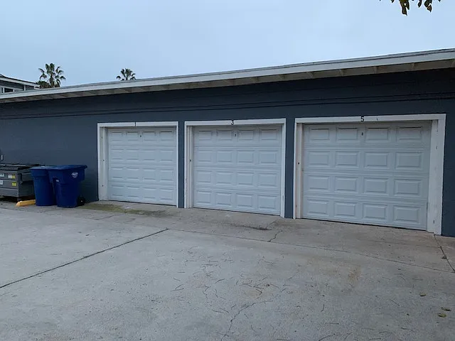 Studio, 300 sqft, $1,875 — Photo 4