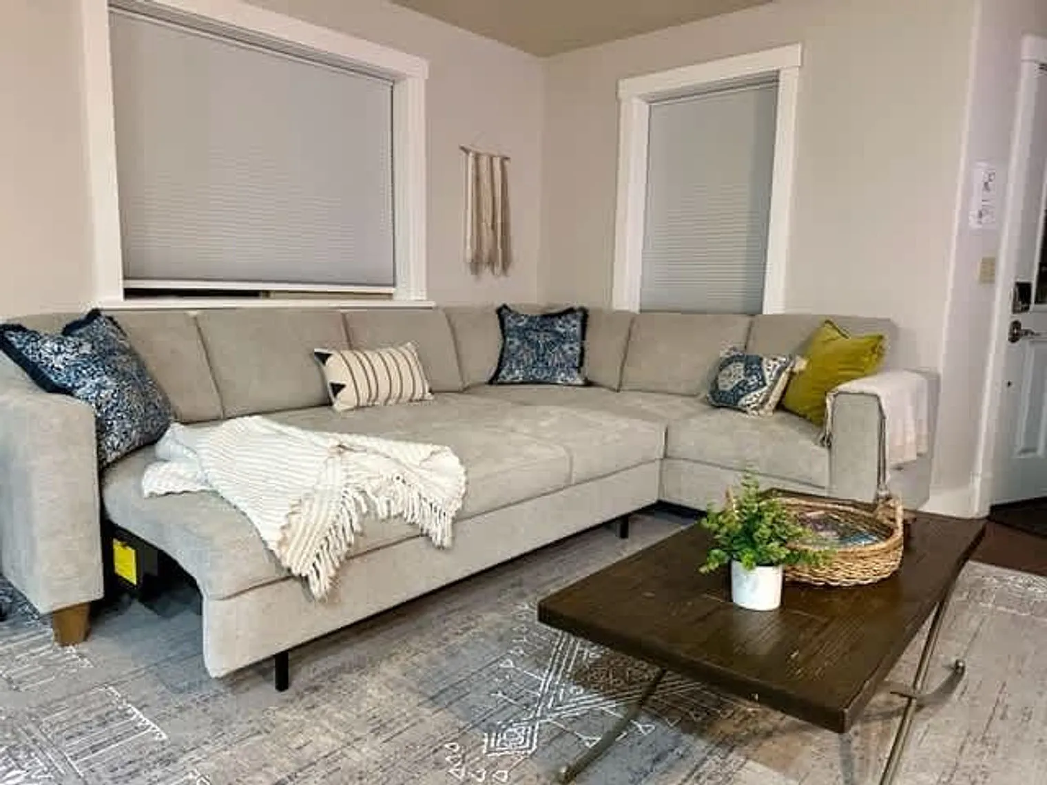 4 bed, 3.0 bath, 2992 sqft, $8,399 — Photo 2