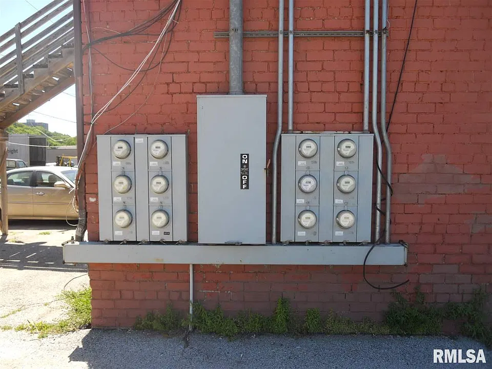 Building Photo 4
