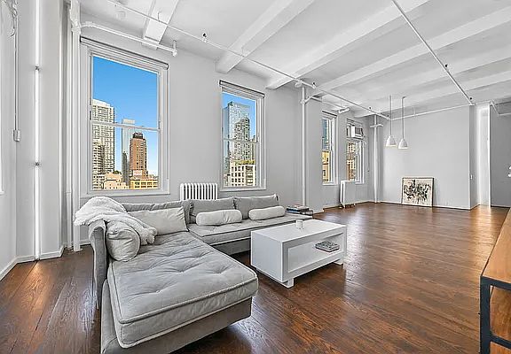 4th image of 348 W 38th St #8A