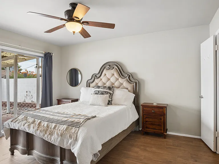 2319 E Loma Vista Dr — Photo 16