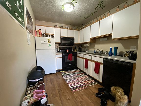 3rd image of 1632 5th St #9