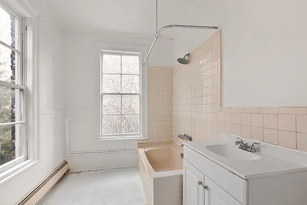 Rented by Modern Spaces | media 30