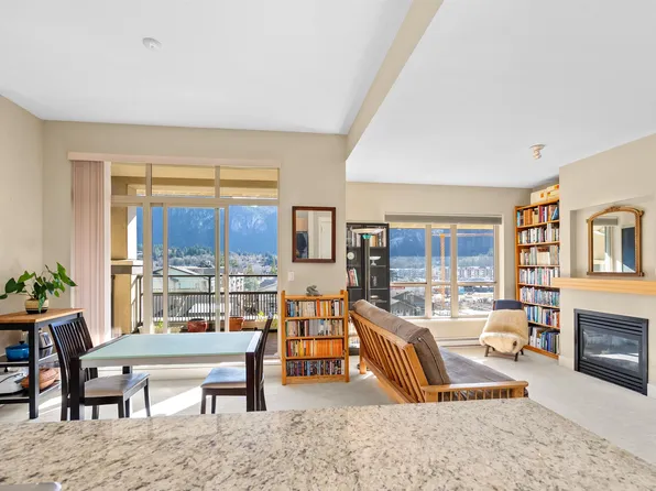 1211 Village Green Way #602, Squamish, BC V8B 0R7