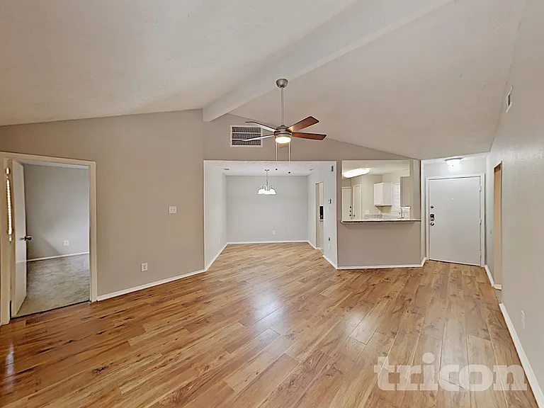 18603 Bridoon Dr — Photo 2
