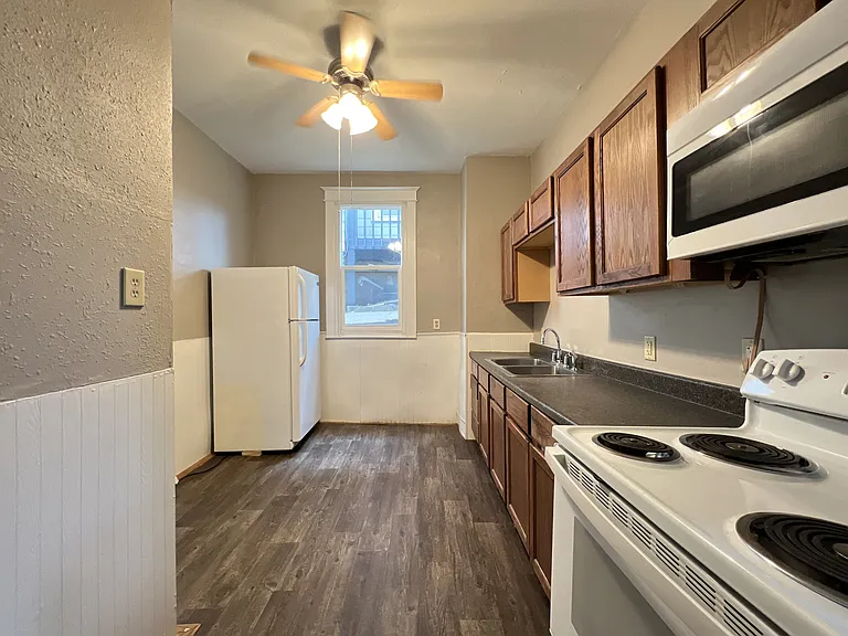 285 Cardiff St — Photo 9