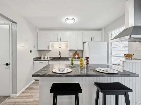 155 Paris Circle, Aurora, CO 80011