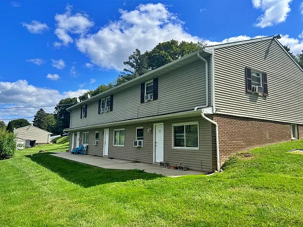 27 E Main St #D