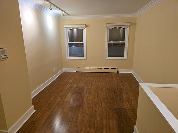 3rd floor room front facing, fresh and new color