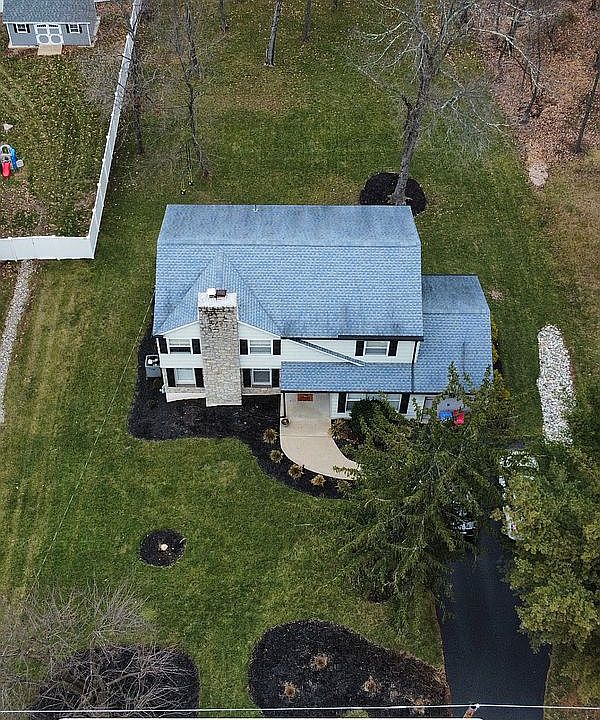 2nd image of 749 Mockingbird Ln