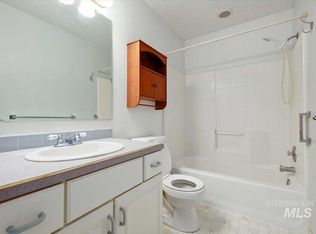 425 N 42nd St, Nampa, ID 83687