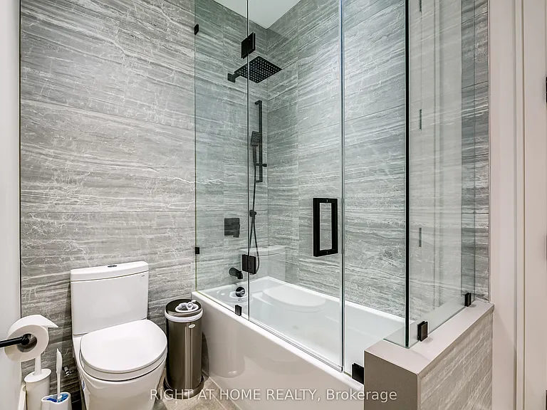 585 Montbeck Cres — Photo 35