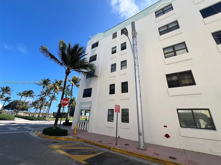 1390 Ocean Dr #101 — Photo 42