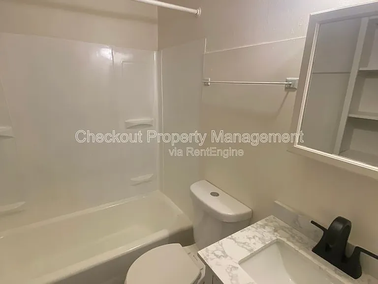 120 Bellerive Blvd — Photo 6