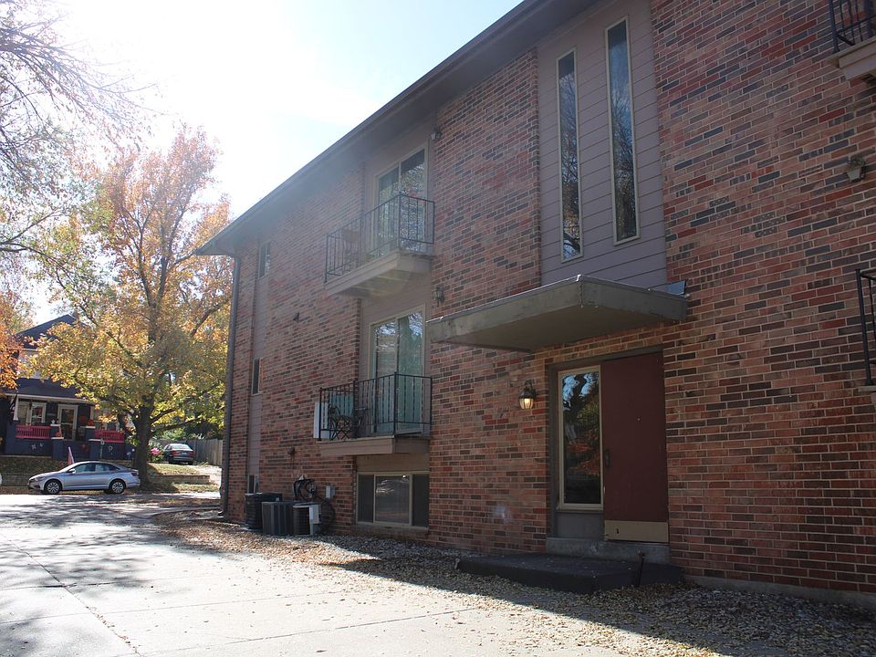 1st image of 1722 Laramie St APT 2