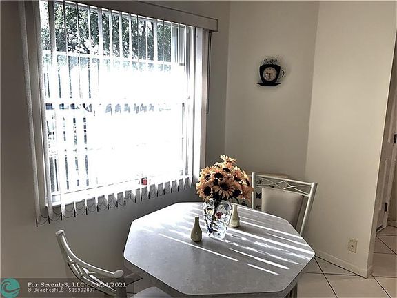 5th image of 1603 Abaco Dr APT F1