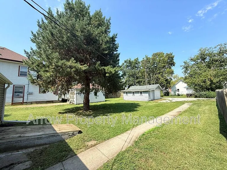2970 Starr St — Photo 10